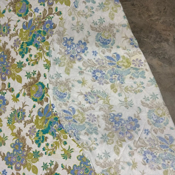 Vintage floral printed oval tablecloth cotton 81 x 53 fabric cottage home linens - Picture 4 of 6